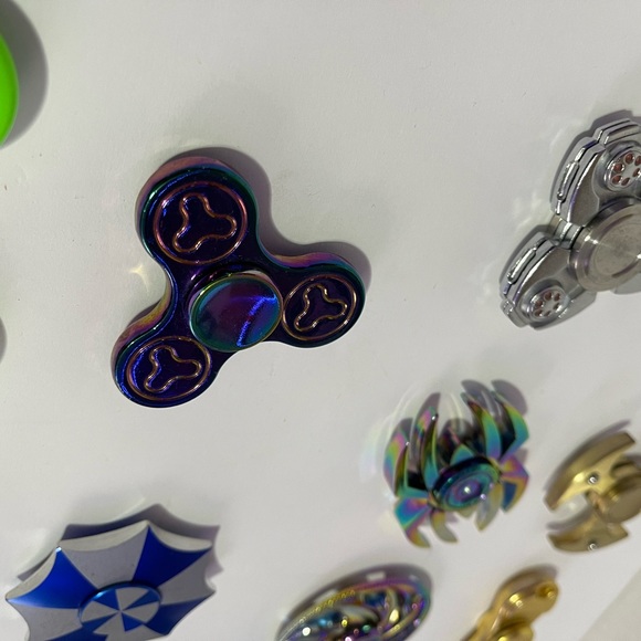 Fidget Spinner & Fidget Toys Bundle - Picture 4 of 7